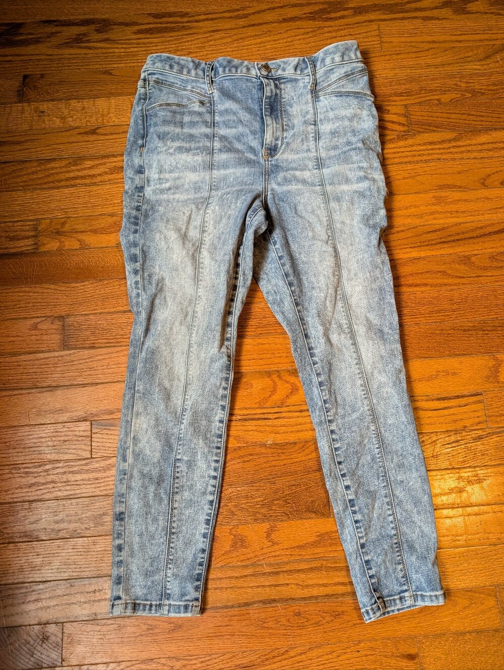 Vera Wang Light Blue Skinny Jeans with Vertical Seams
